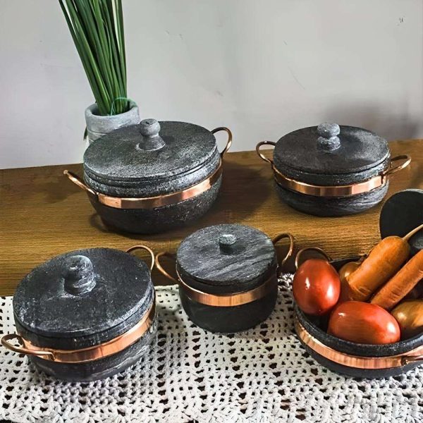 Conjunto 5 Panelas de Pedra Sabão 0,8L | 1L | 1,5L | 2L + Brinde